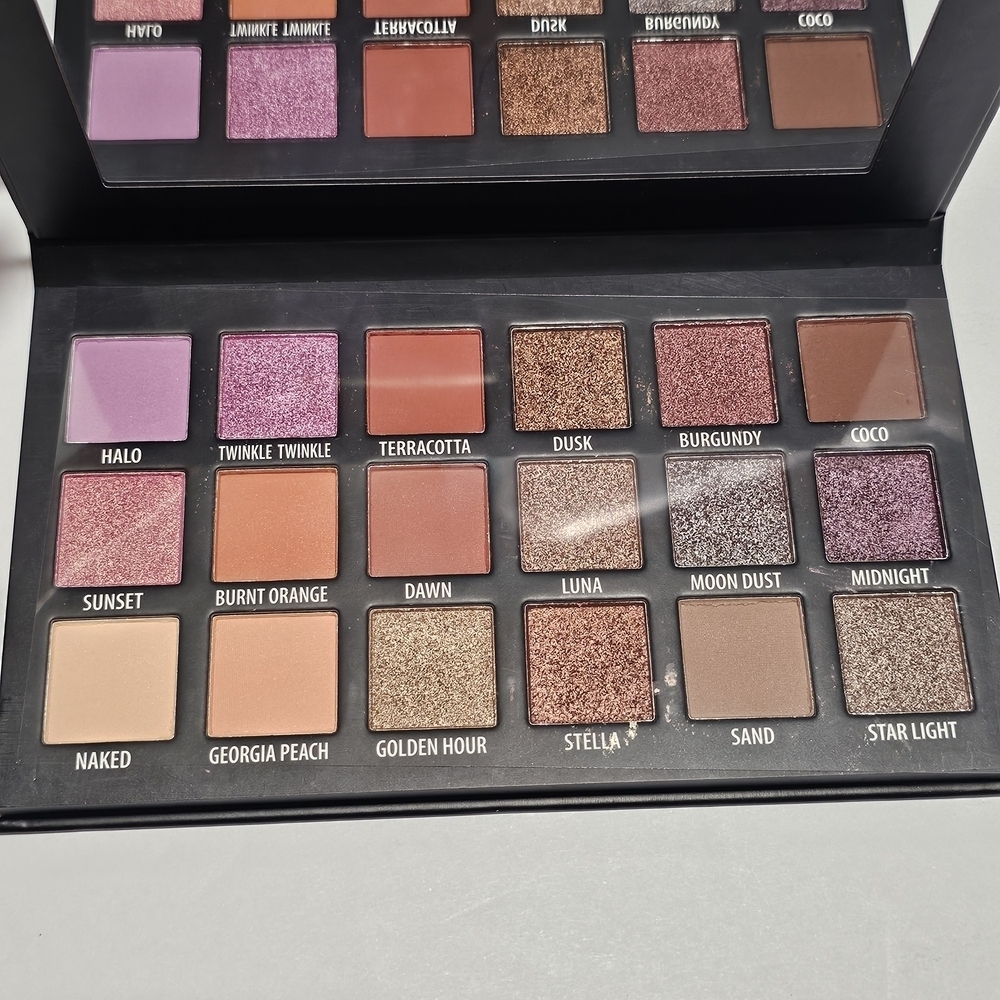 NEW KAB Cosmetics Day And Night Eyeshadow Palette - Picture 5 of 7